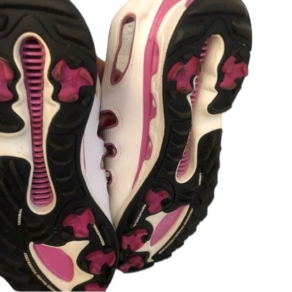 ADIDAS size 9.5 Climate Control  sneakers white & pink with cool cut on heel - Picture 3 of 14